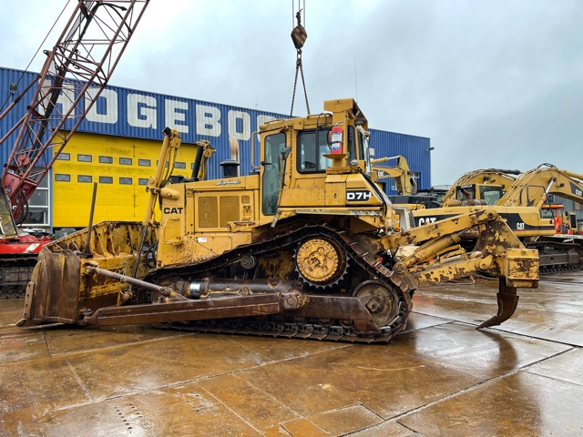 Caterpillar D7H Bulldozer with Ripper 3702 | Hogeboom Machinery ...