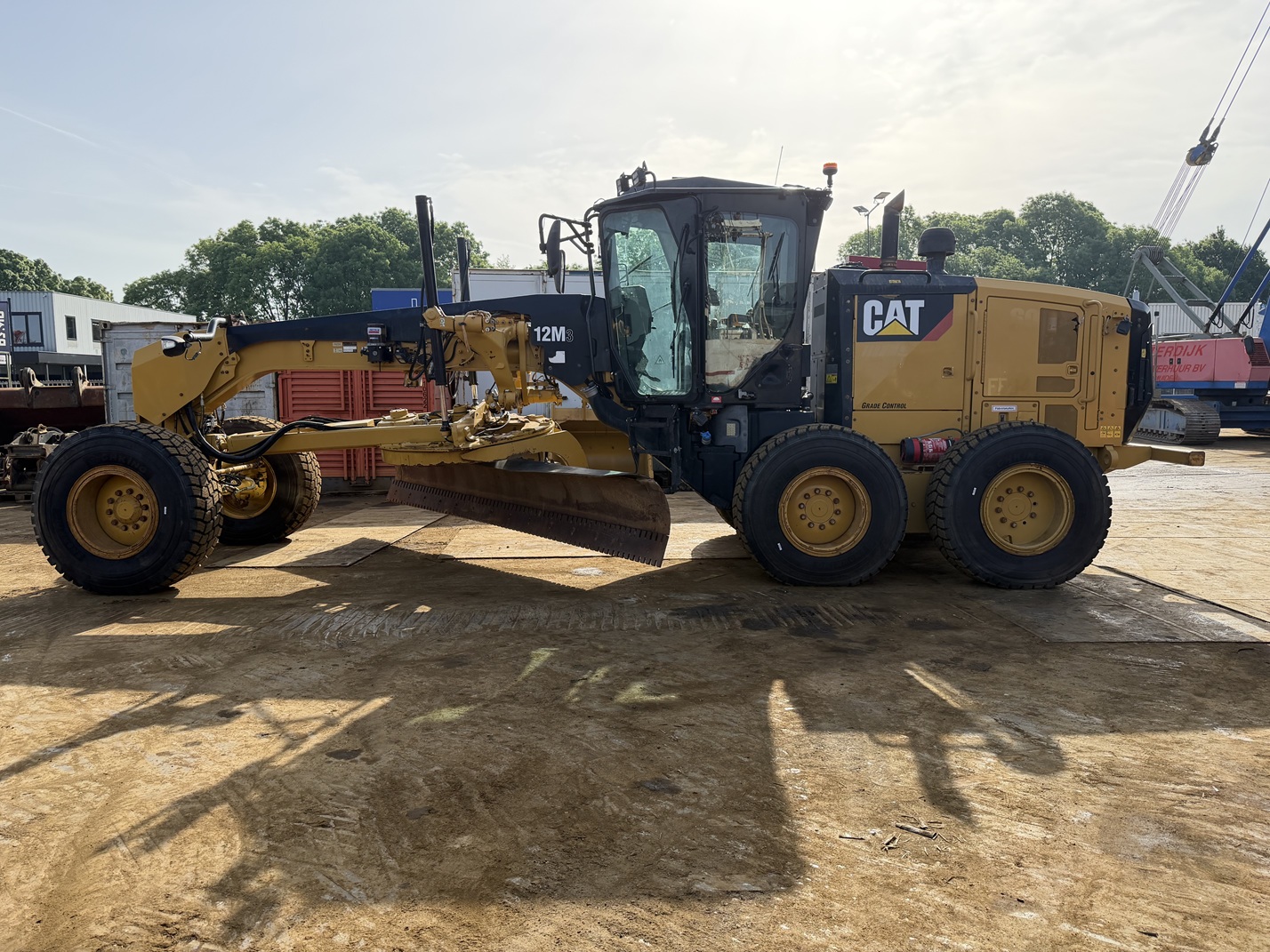 caterpillar 12m3