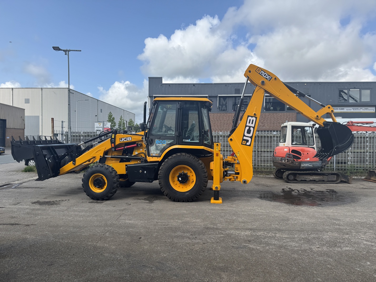 jcb 3DX 4/1 bucket NEW UNUSED