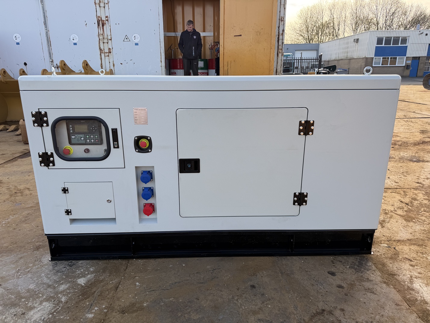 ricardo 50kva (40KW) silent generator 3 phase ats 50hz 400v socket new unused